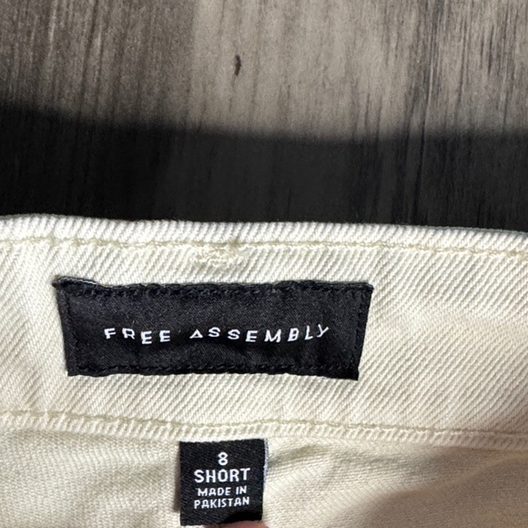 Free Assembly Cream Straight Leg Distressed Jeans - Picture 2 of 11